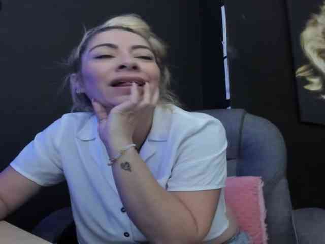 viktoria-davis webcam