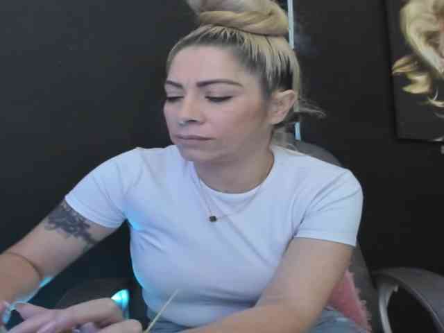 viktoria-davis webcam