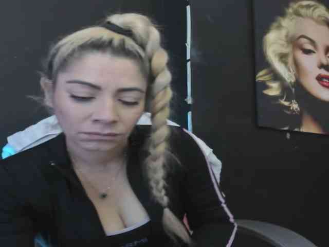 viktoria-davis webcam