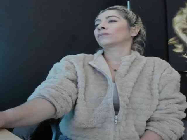 viktoria-davis webcam