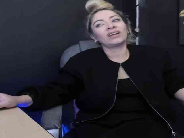 viktoria-davis webcam