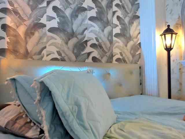 viktoria-davis webcam