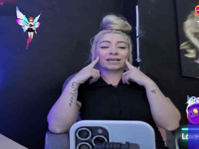 viktoria-davis viktoria-davis