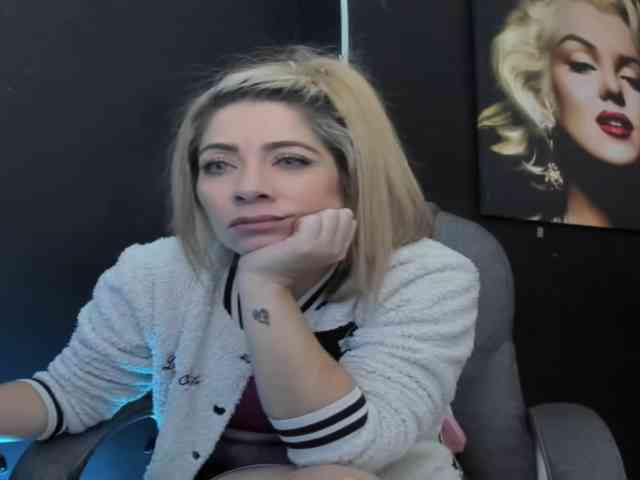 viktoria-davis webcam
