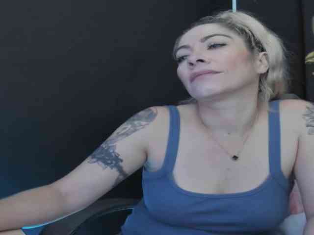 viktoria-davis webcam