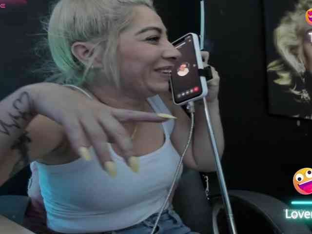 viktoria-davis viktoria-davis