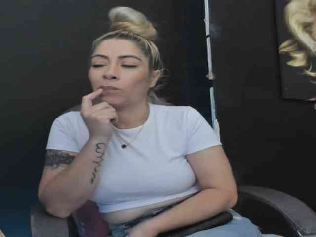 viktoria-davis webcam