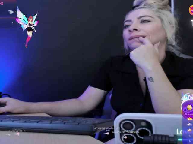 viktoria-davis viktoria-davis