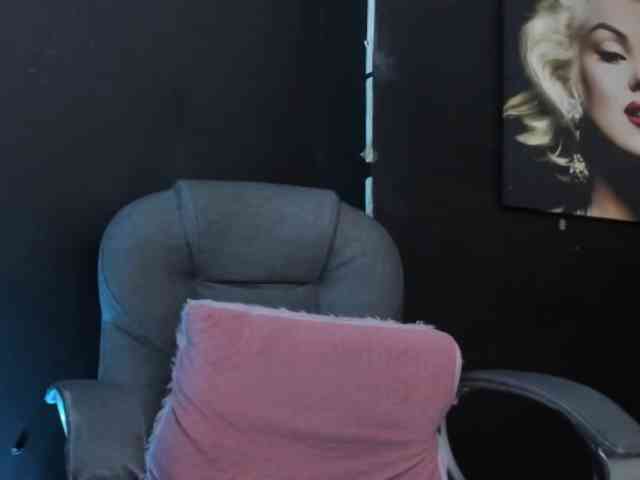 viktoria-davis viktoria-davis