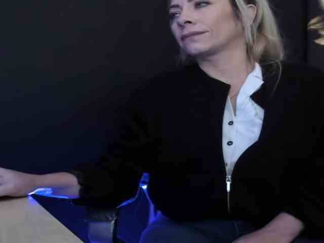 viktoria-davis webcam