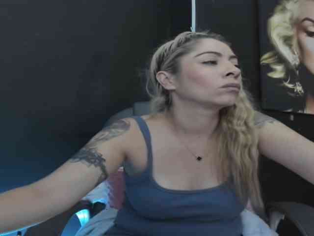 viktoria-davis webcam
