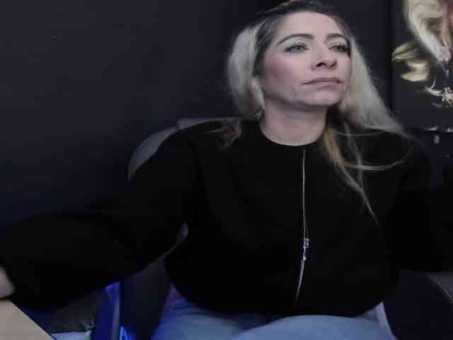 viktoria-davis webcam