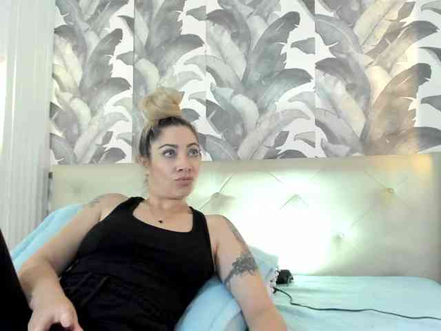 viktoria-davis webcam