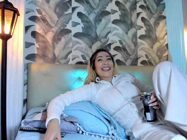 viktoria-davis webcam