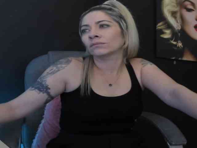 viktoria-davis webcam