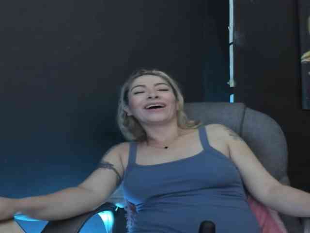 viktoria-davis webcam