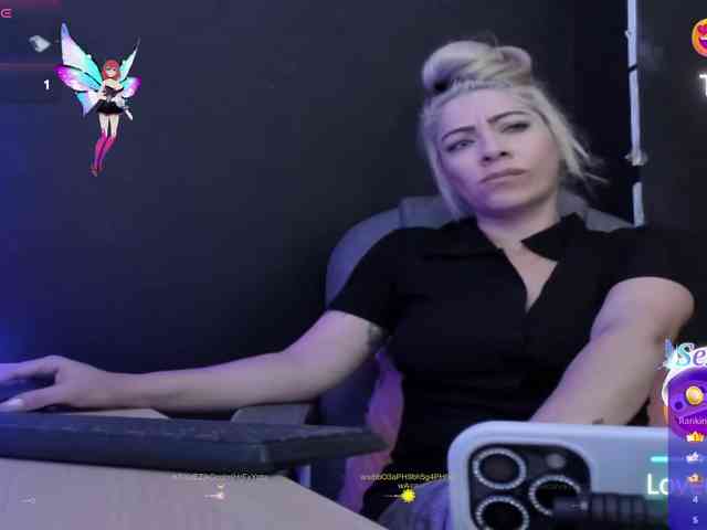 viktoria-davis viktoria-davis