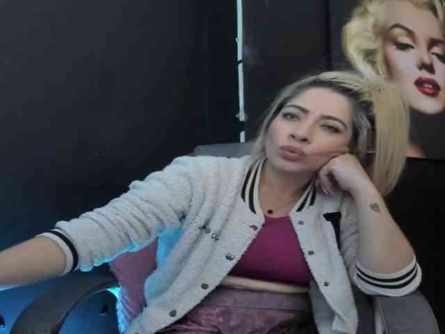 viktoria-davis webcam