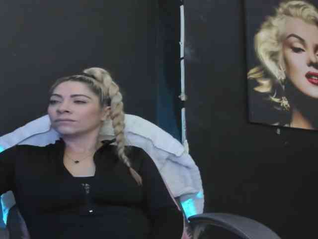 viktoria-davis webcam