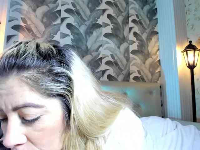 viktoria-davis webcam