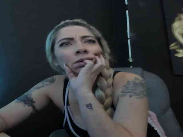 viktoria-davis webcam