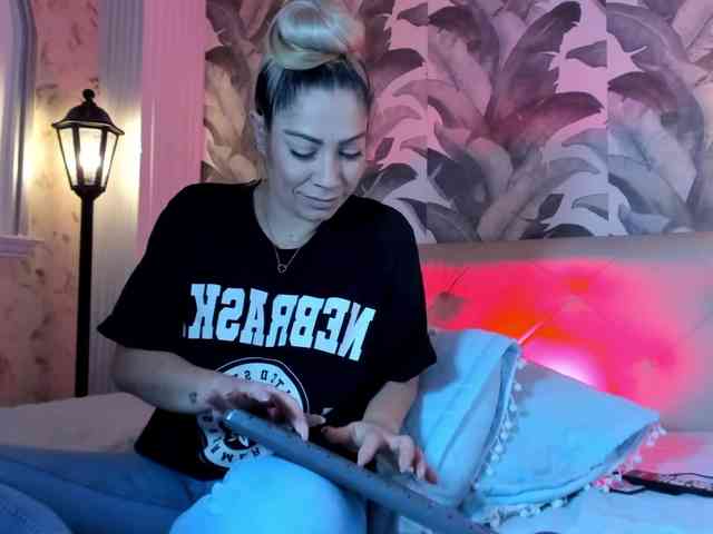 viktoria-davis webcam