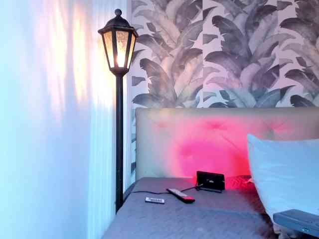 viktoria-davis webcam