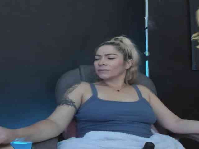 viktoria-davis webcam