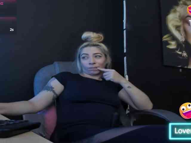 viktoria-davis webcam