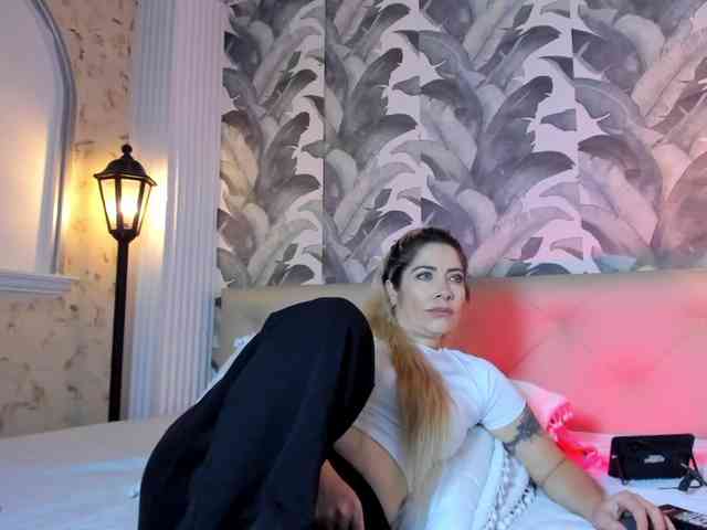 viktoria-davis webcam