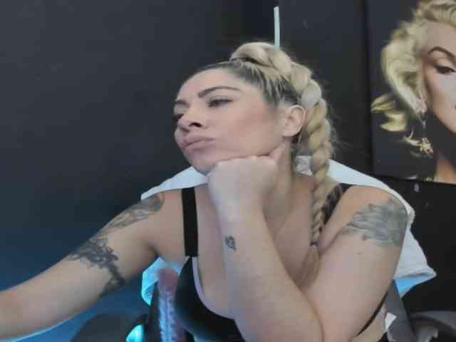 viktoria-davis webcam