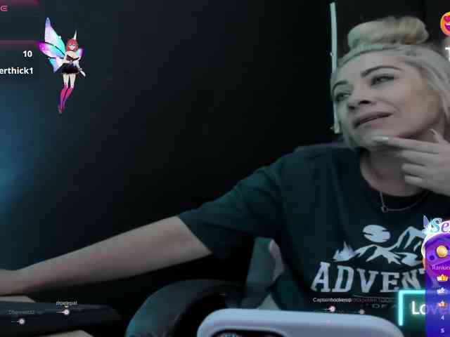 viktoria-davis viktoria-davis