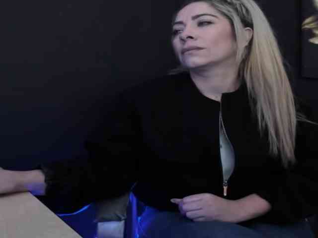 viktoria-davis webcam
