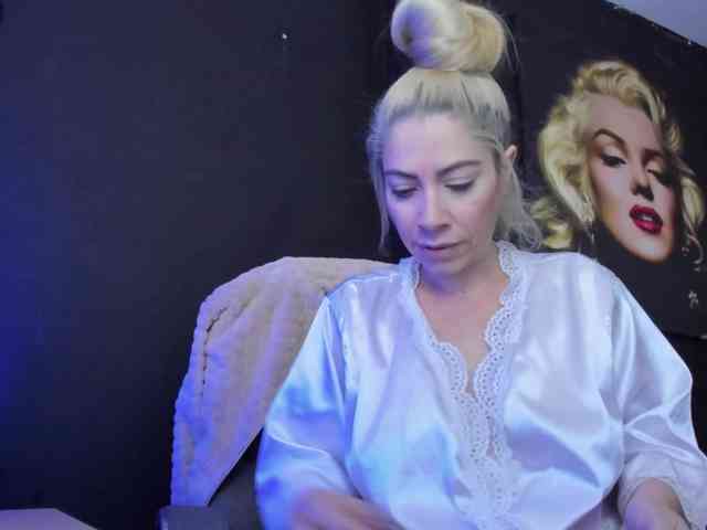 viktoria-davis webcam