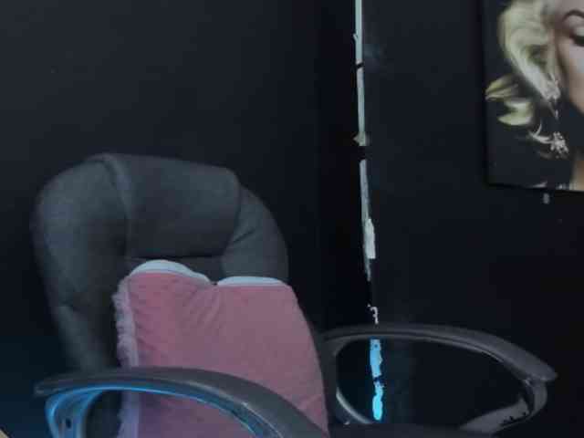 viktoria-davis viktoria-davis