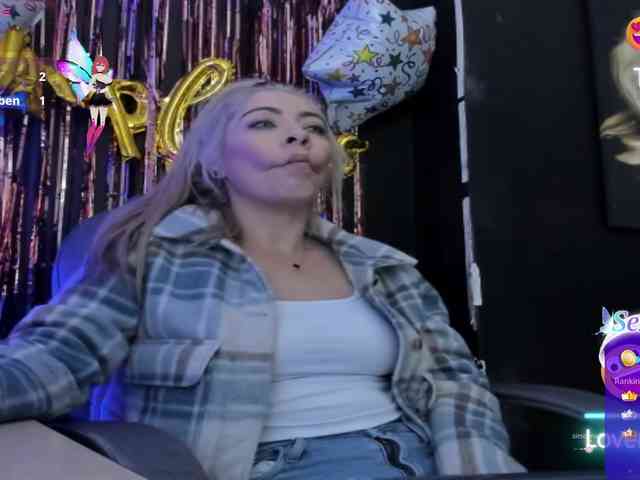 viktoria-davis viktoria-davis