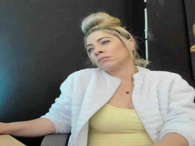 viktoria-davis webcam