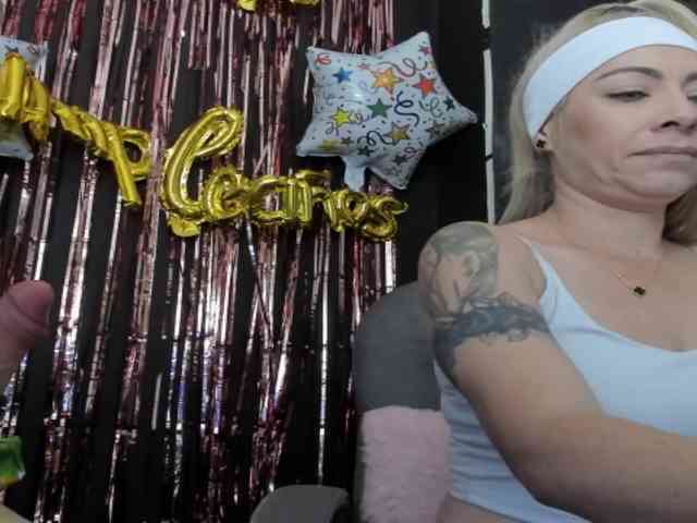 viktoria-davis viktoria-davis