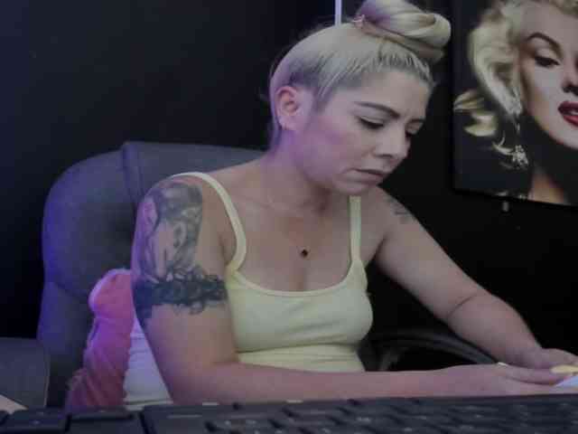 viktoria-davis webcam