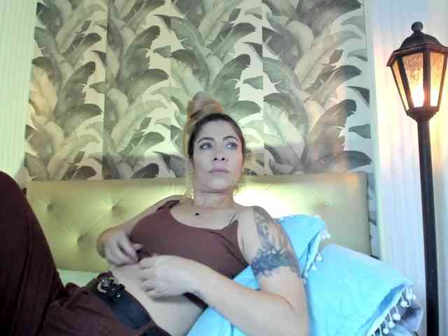 viktoria-davis webcam