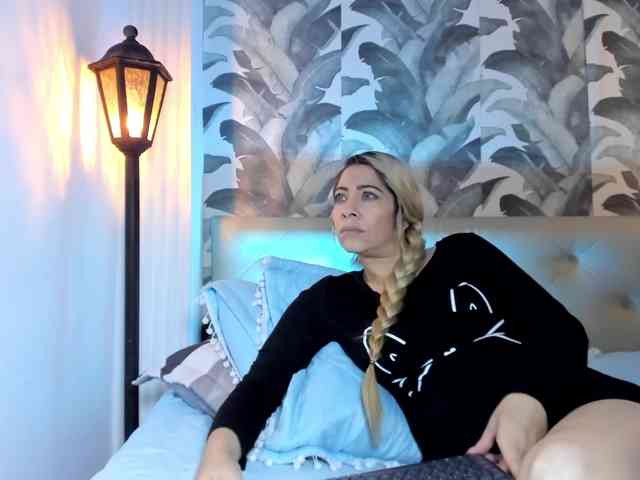 viktoria-davis webcam