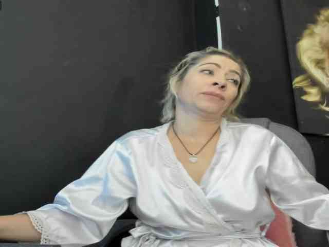 viktoria-davis webcam