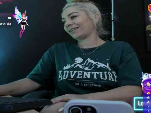 viktoria-davis viktoria-davis