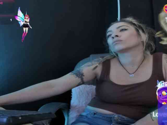 viktoria-davis viktoria-davis