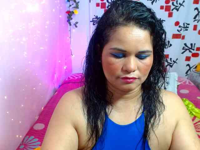 roouselatina1 webcam