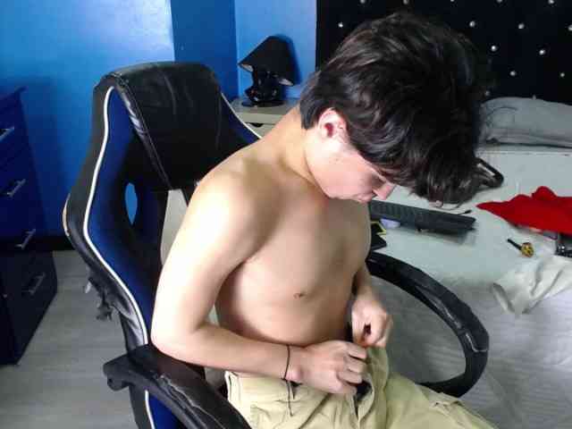 CollinStone Live Webcam on BongaCams