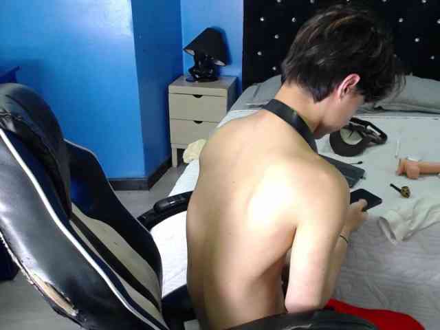 CollinStone Live Webcam on BongaCams