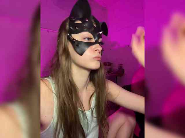 cutemilana_sw webcam