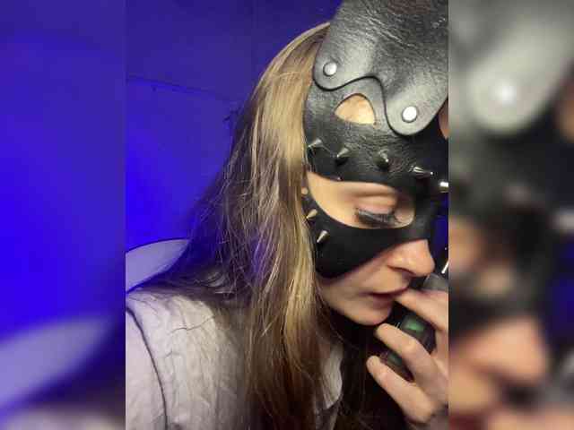 cutemilana_sw webcam