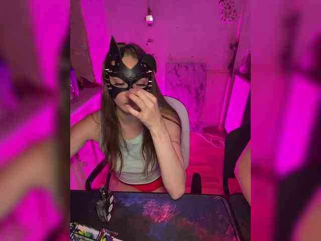 cutemilana_sw webcam
